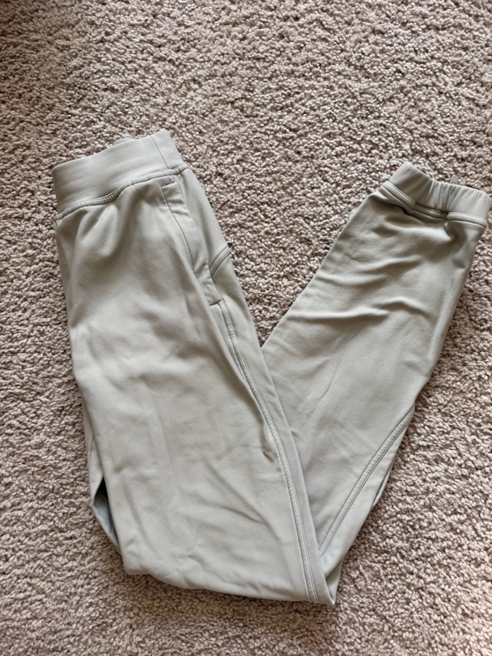 Lululemon Stretchy Joggers Women’s Light Sage Beige Sweatpants Size 2